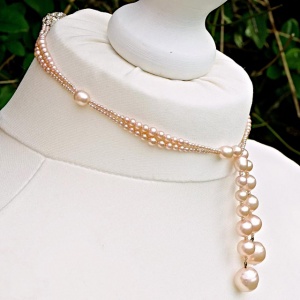 Art Deco Small Pale Pink Pearl and Rhinestone Sautoir Necklace