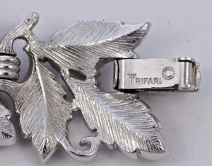 Trifari Vintage Silver Tone Leaf Link Bracelet