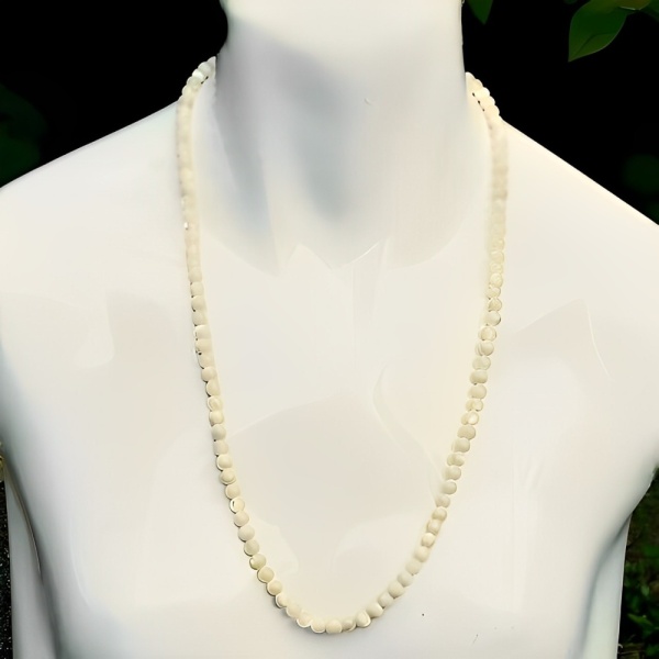 Mother of Pearl Round Bead Necklace Silver Clasp circa 1940s
