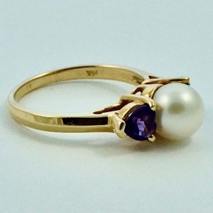14K Gold Cultured Pearl and Heart Shaped Amethyst Dress Ring
