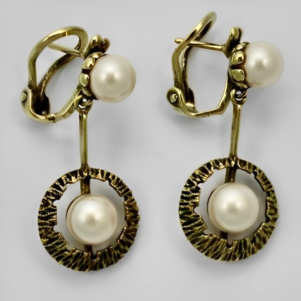 18K Gold and Cultured Pearl Drop Earrings circa 1970s