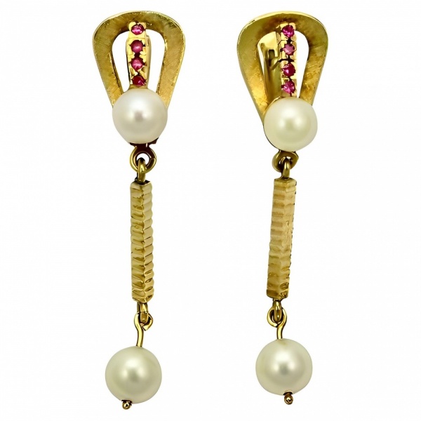18K Gold Pink Semi-Precious Gemstone Pearl Earrings circa 1970s