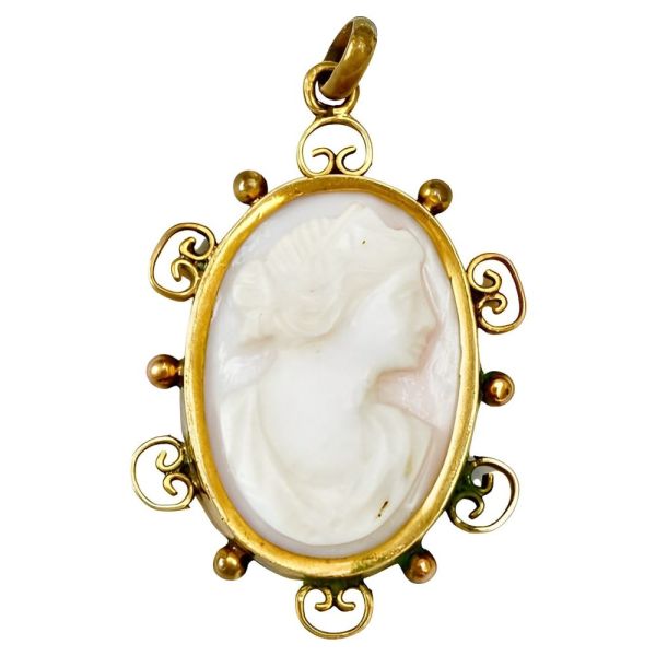 Antique Victorian Gold Plated Angel Skin Coral Cameo Pendant