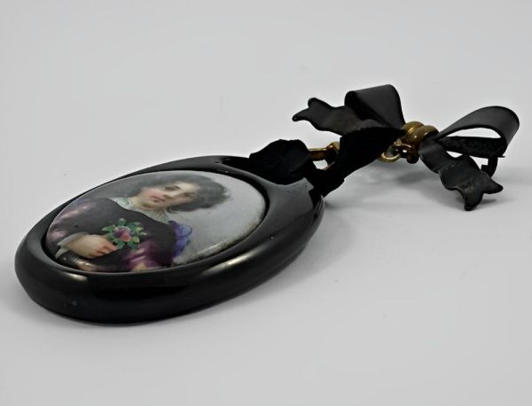 Antique Victorian Painted Porcelain Whitby Jet Pendant Bow Brooch