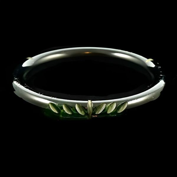 Art Deco Black Marbled Green Carved Leaves Bakelite Bangle