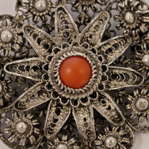 Chinese Export Silver Filigree Cannetille Coral Brooch circa 1930s
