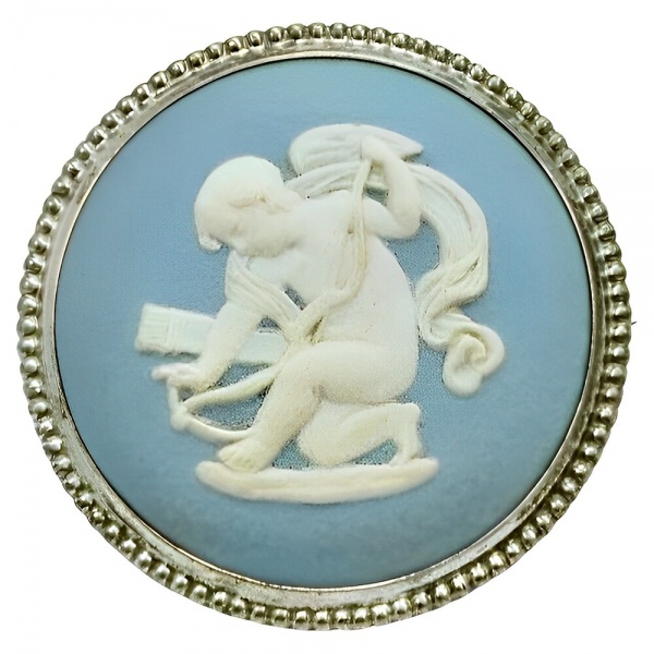 Wedgwood Sterling Silver and Blue Jasperware Brooch dated 1973