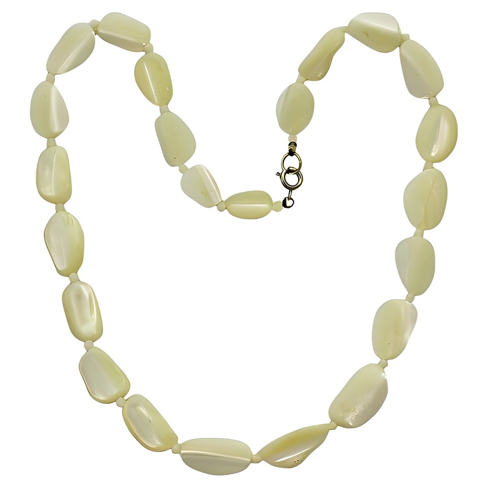 Mother of Pearl Bead Necklace circa 1940s