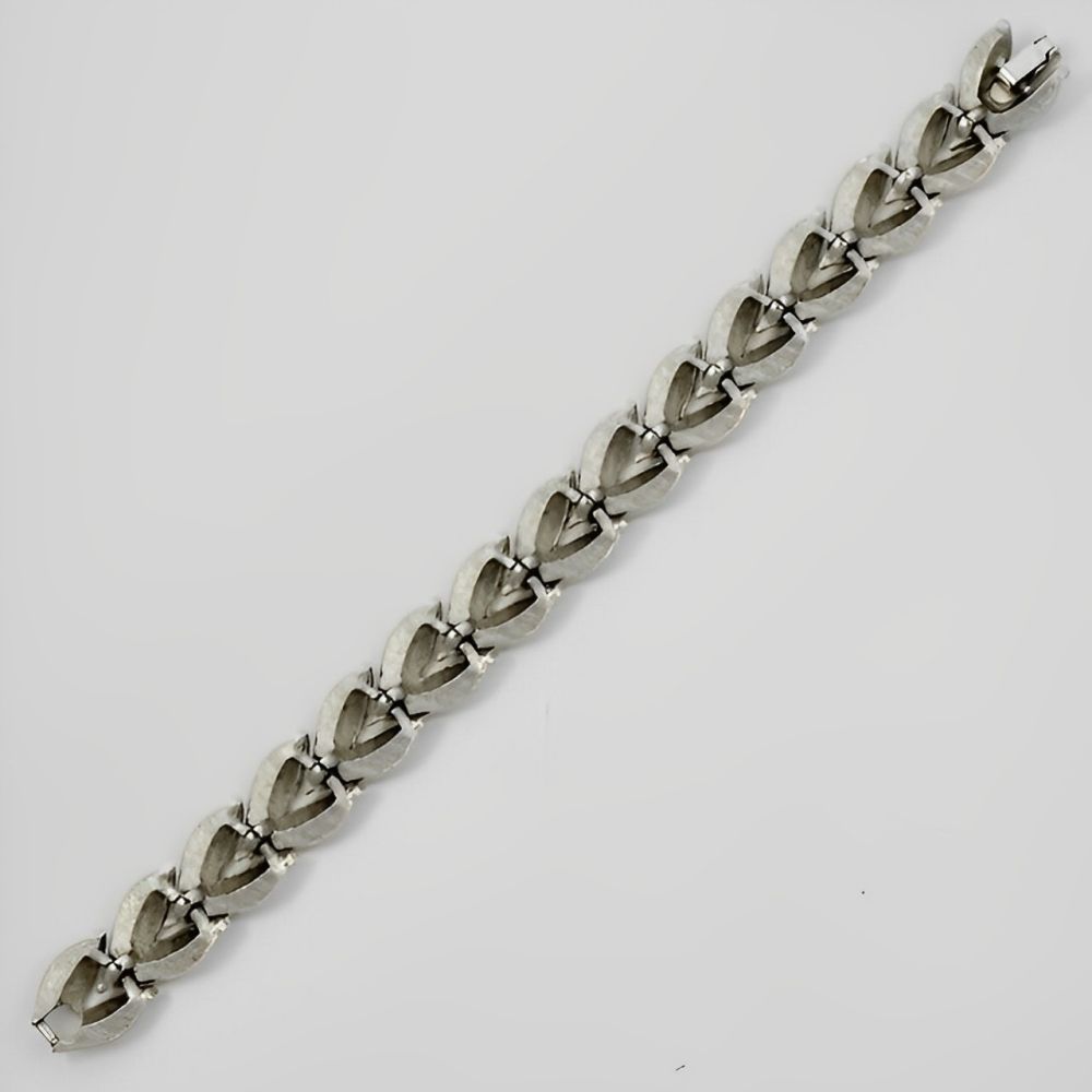 trifari-silver-plated-brushed-