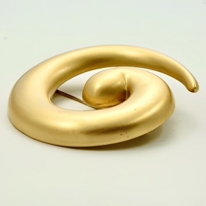 Monet Brushed Gold Plated Swirl Brooch circa 1980s