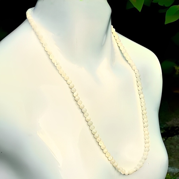 Mother of Pearl Round Bead Necklace Silver Clasp circa 1940s